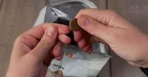 Test, recenze granule pro psy Calibra Dog Premium Line - tvrdost