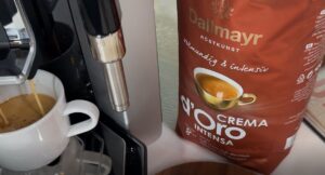 Test, recenze zrnková káva Dallmayr Crema D'oro Intensa - příprava