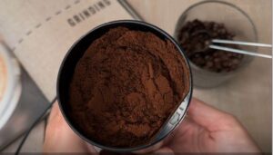 Test, recenze mlýnek na kávu Bosch TSM6A013B - mletí