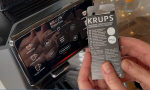 Test, recenze automatický kávovar Krups EA912B10 Sensation Milk - čištění