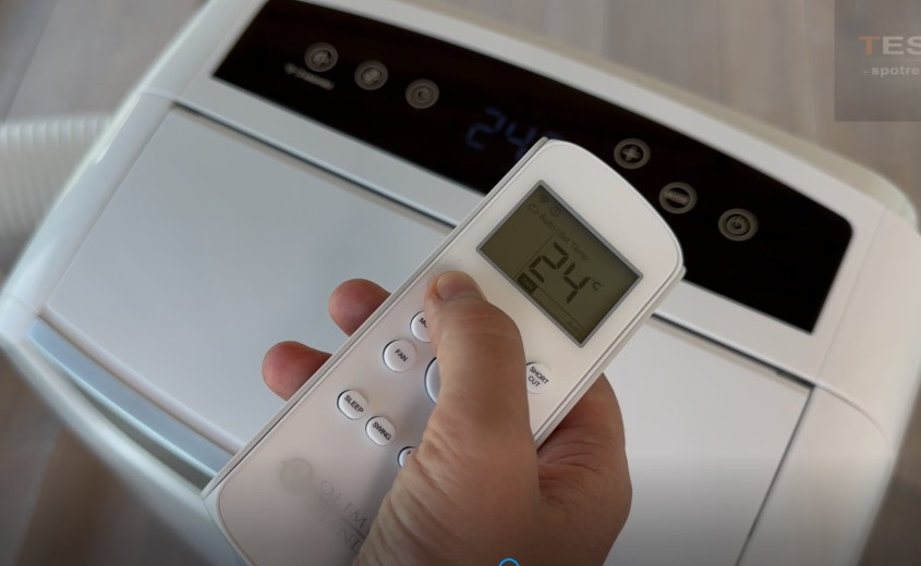 Test, recenze mobilní klimatizace Olimpia Splendid Dolceclima Air Pro 14 HP WiFi - dálkový ovladač