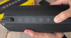 Bezdrátový bluetooth reproduktor Niceboy Raze Titan 4 - podsvícená tlačítka