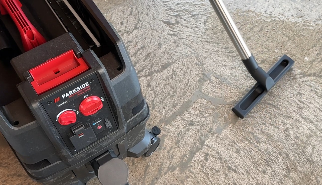 Průmyslový vysavač Parkside Performance PPWD 30 B2 - mokré vysávání