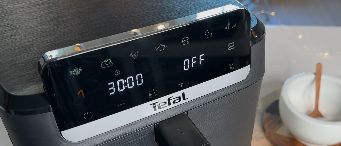 Test, recenze horkovzdušná fritéza Tefal EY7528E0 Easy Fry Crispy Stack - displej